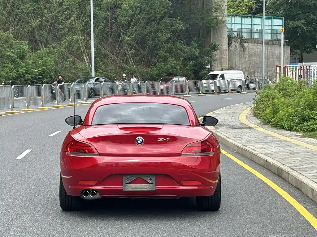 BMW Z4 2014 — фото 28