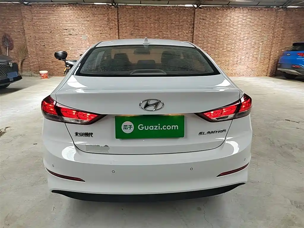 Hyundai Elantra 2020 — фото 6