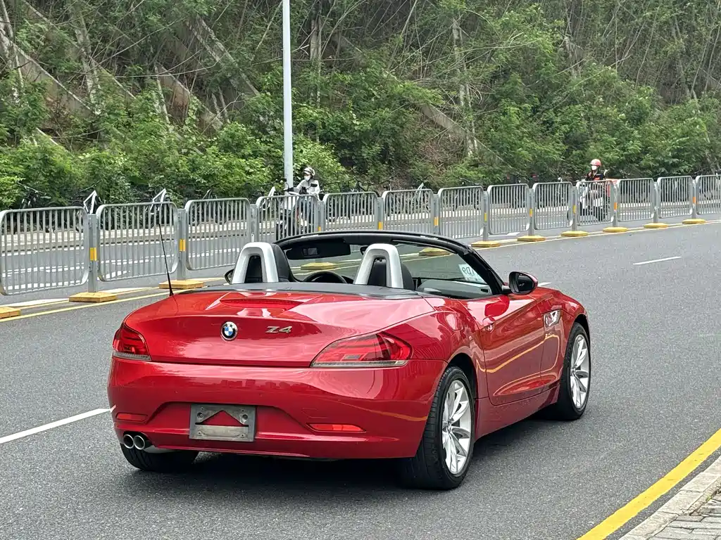 BMW Z4 2014 — фото 16