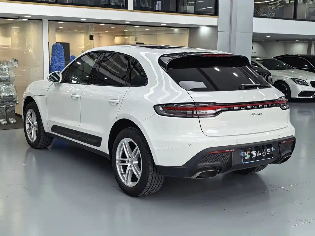 Porsche Macan 2023 — фото 15