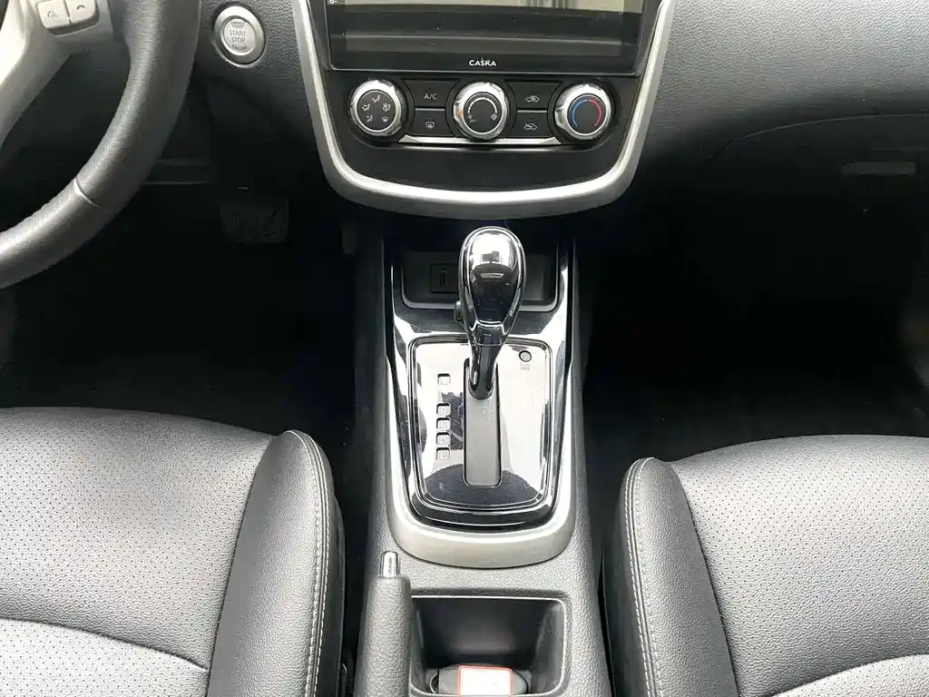 Nissan Tiida 2022 — фото 14