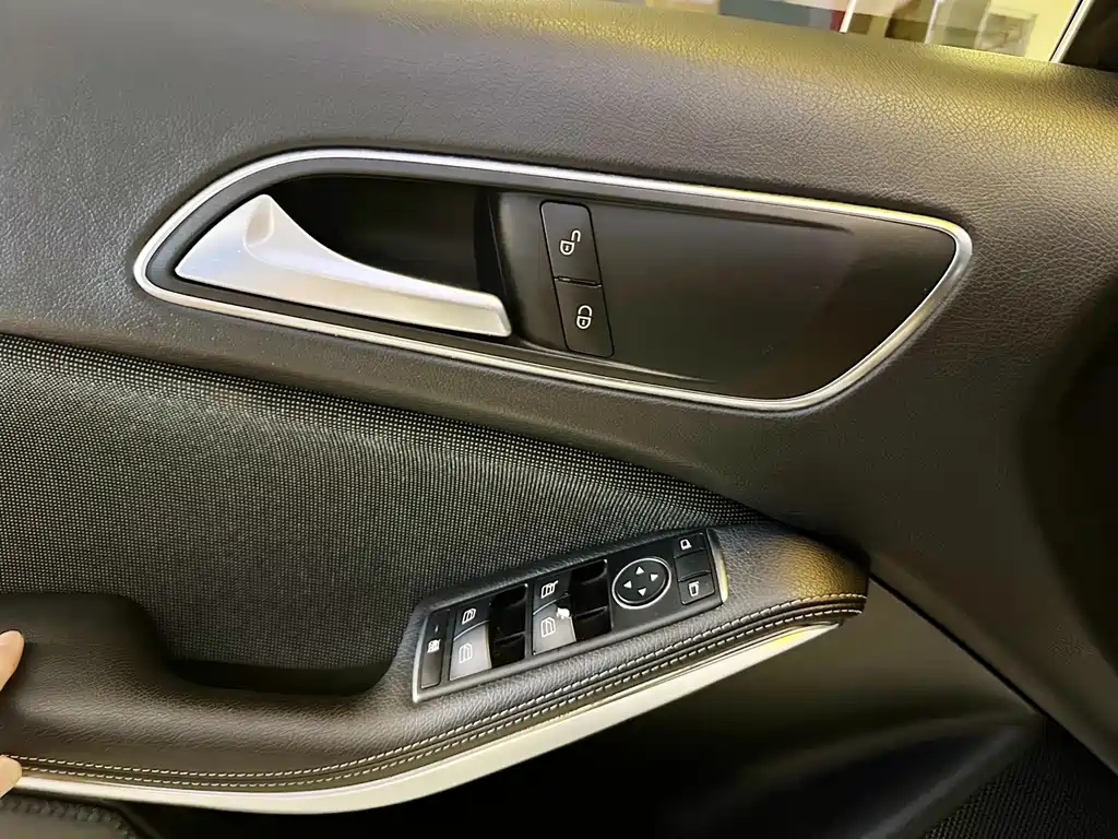 Mercedes-Benz A-Class 2015 — фото 10