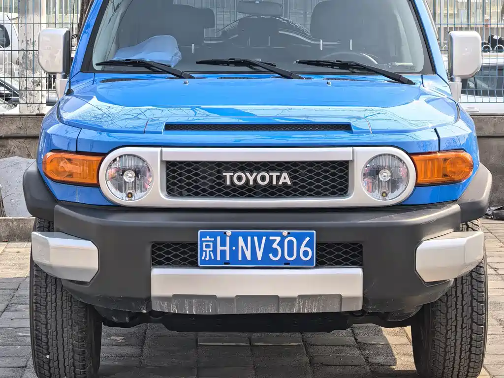 Toyota FJ Cruiser 2008 — фото 2