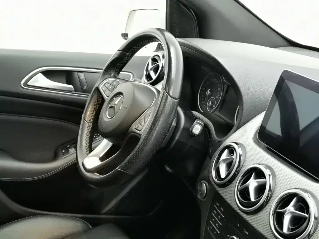 Mercedes-Benz B-Class 2018 — фото 22