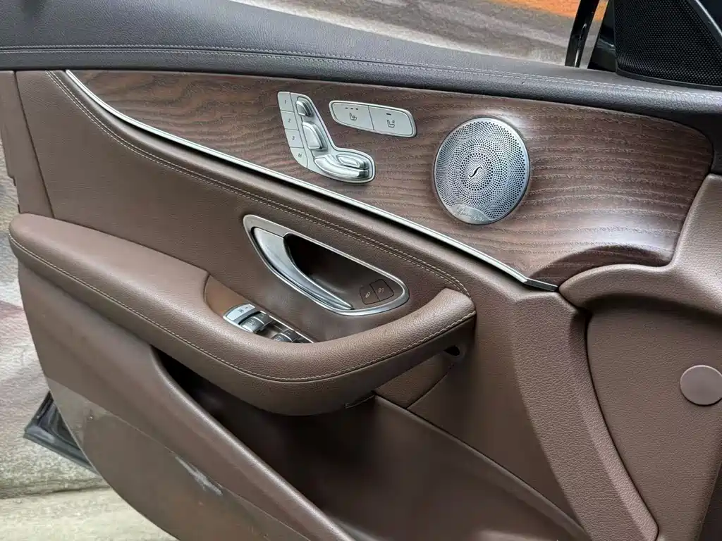 Mercedes-Benz E-Class 2019 — фото 6