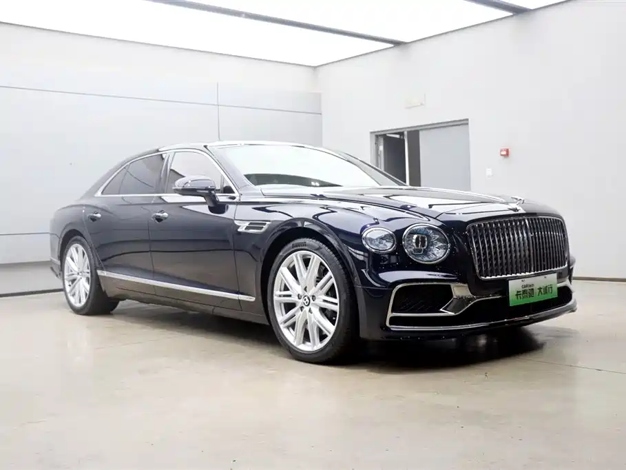 Bentley Flying Spur PHEV 2023 — фото 23