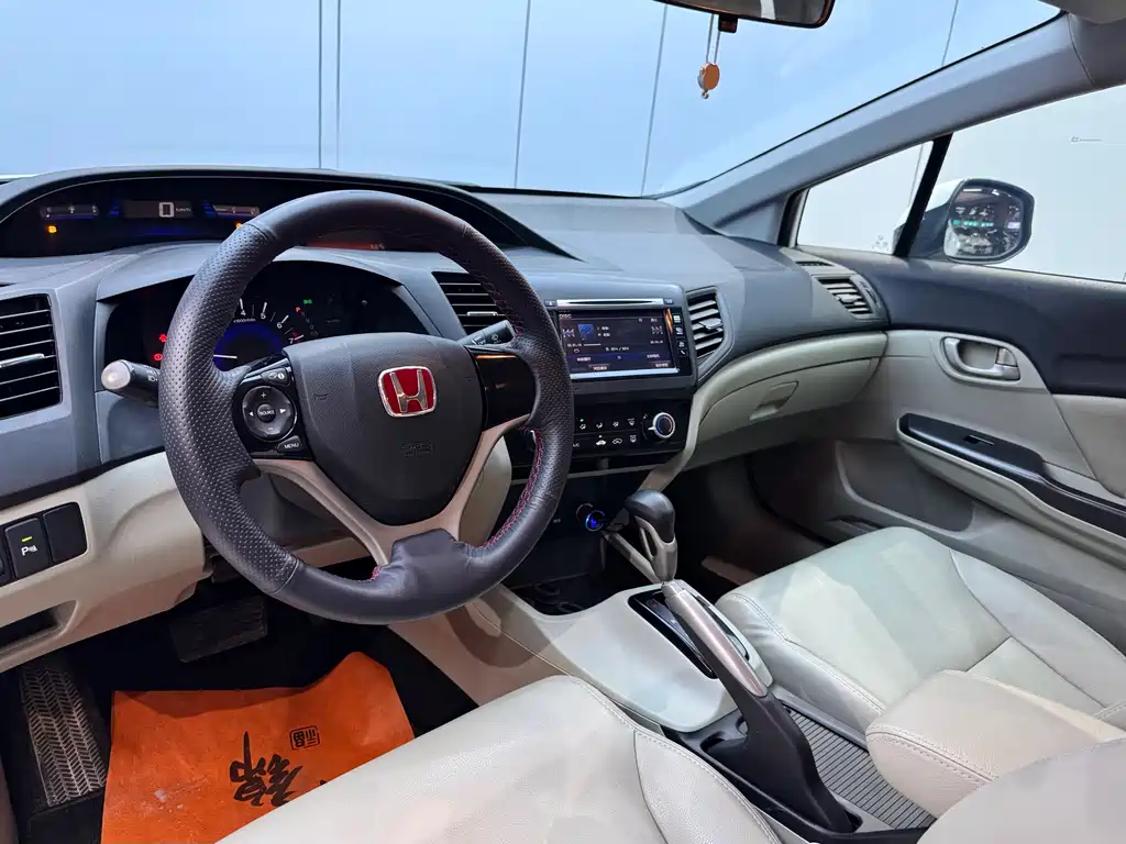 Honda Civic 2015 — фото 8