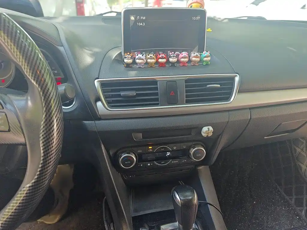 Mazda 3 Axela 2016