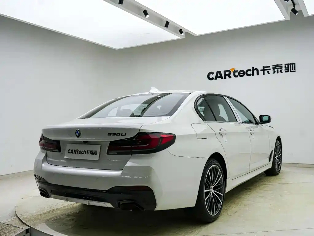 BMW 5 Series 2022 — фото 19