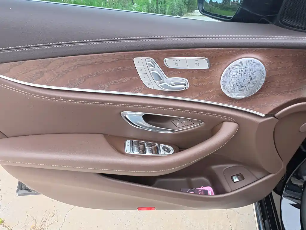 Mercedes-Benz E-Class 2019 — фото 10