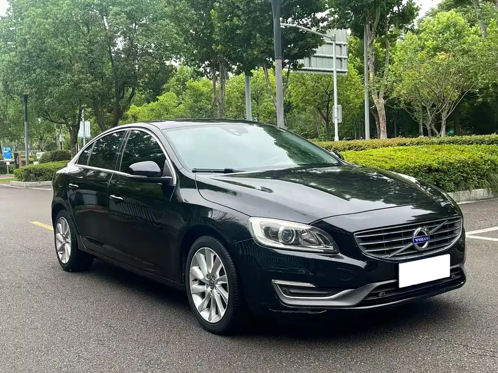 Volvo S60 2014 — фото 3
