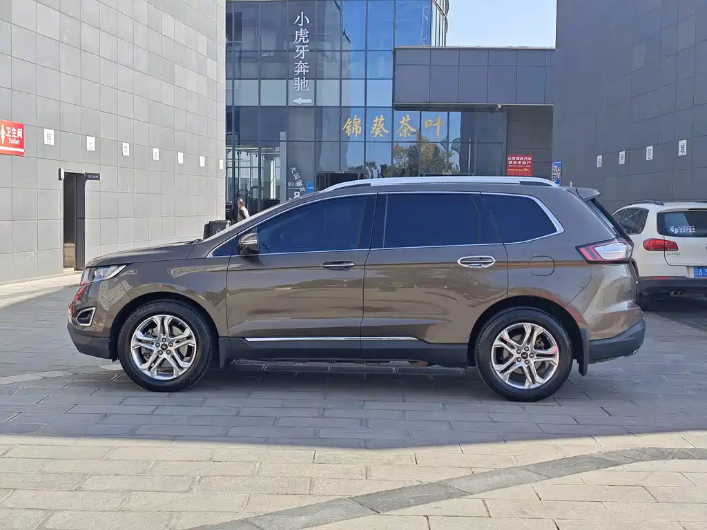 Ford Edge 2016 — фото 8
