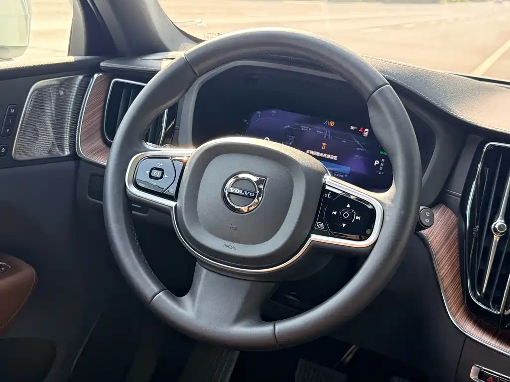 Volvo XC60 PHEV 2024 — фото 16