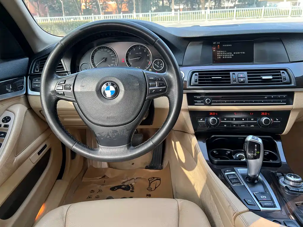 BMW 5 Series 2013 — фото 10
