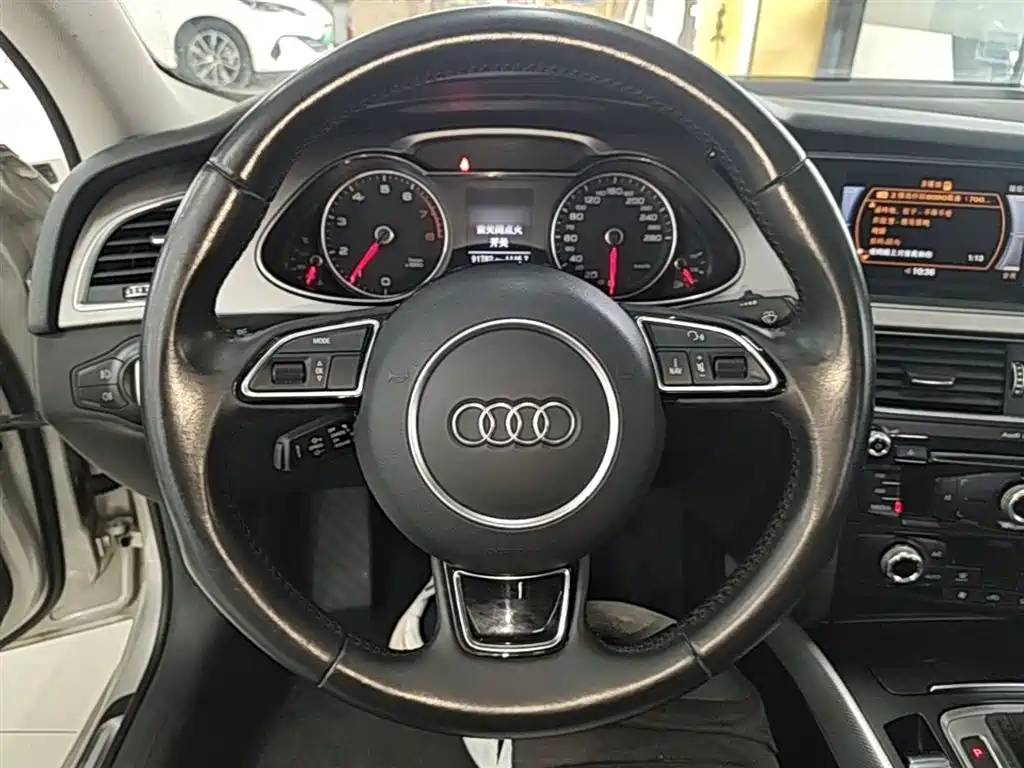 Audi A4L 2016 — фото 11