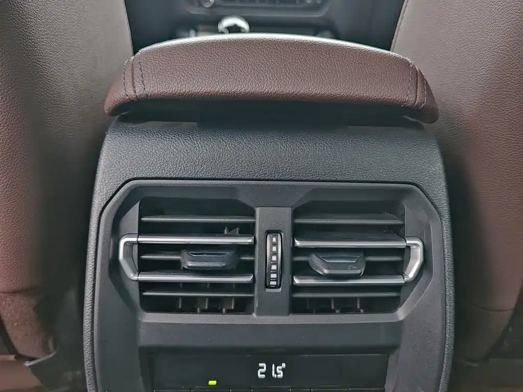 BMW 3 Series 2021 — фото 18