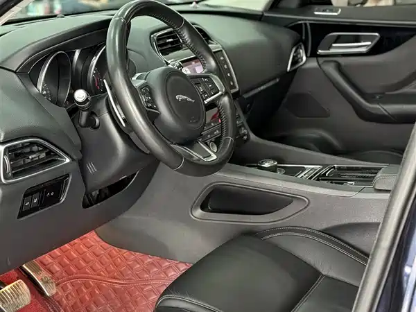 Jaguar F-PACE 2018