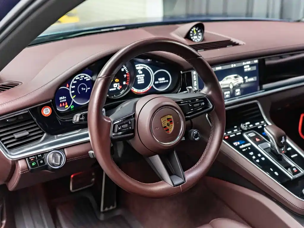 Porsche Panamera Hybrid 2021 — фото 10