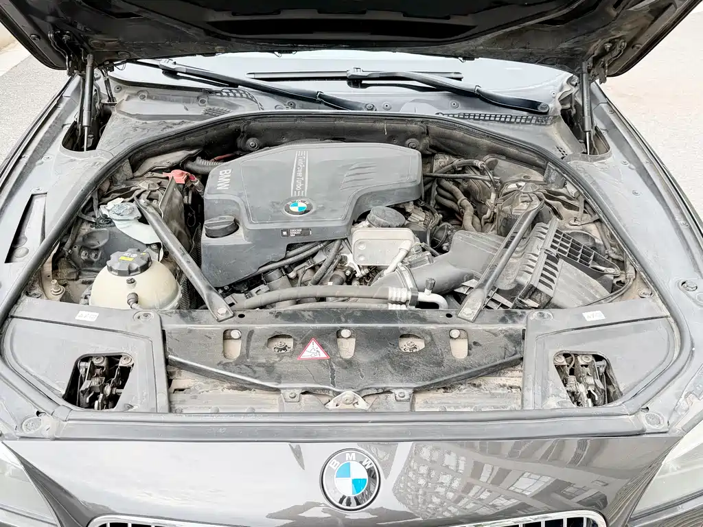 BMW 5 Series 2016 — фото 13