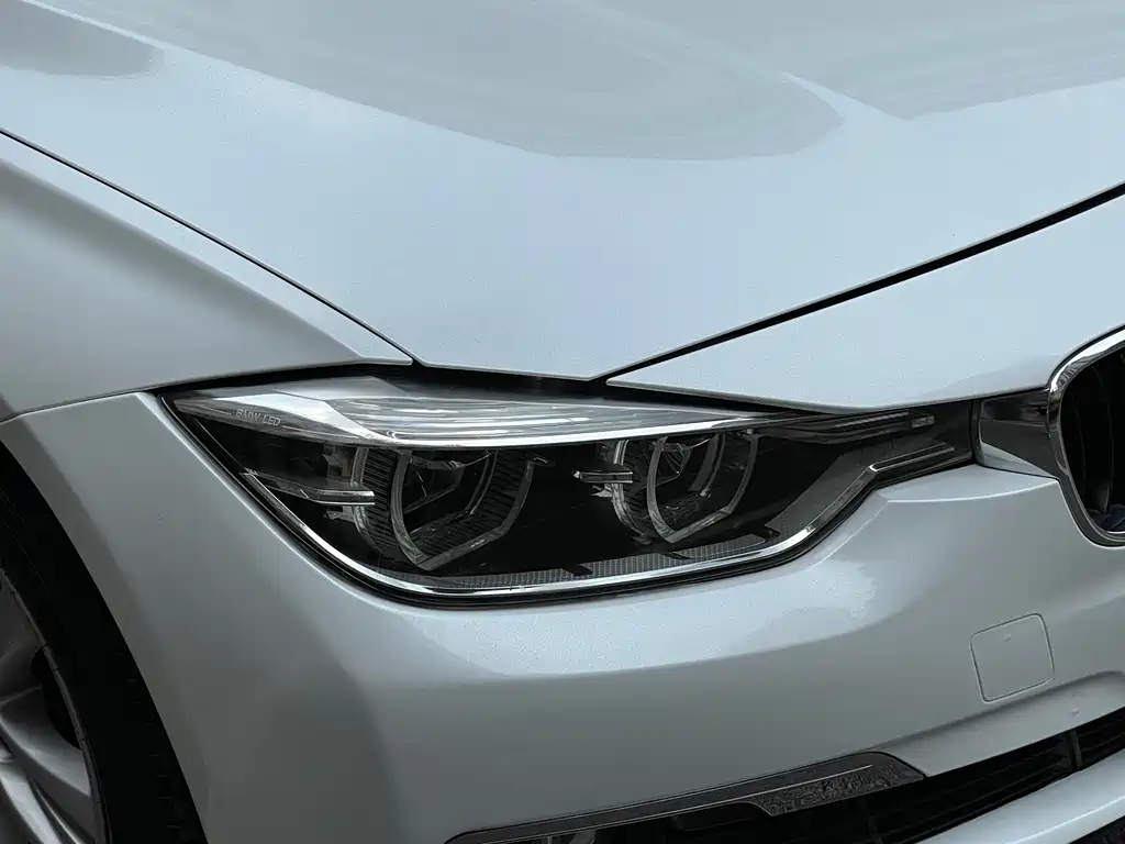 BMW 3 Series 2016 — фото 8