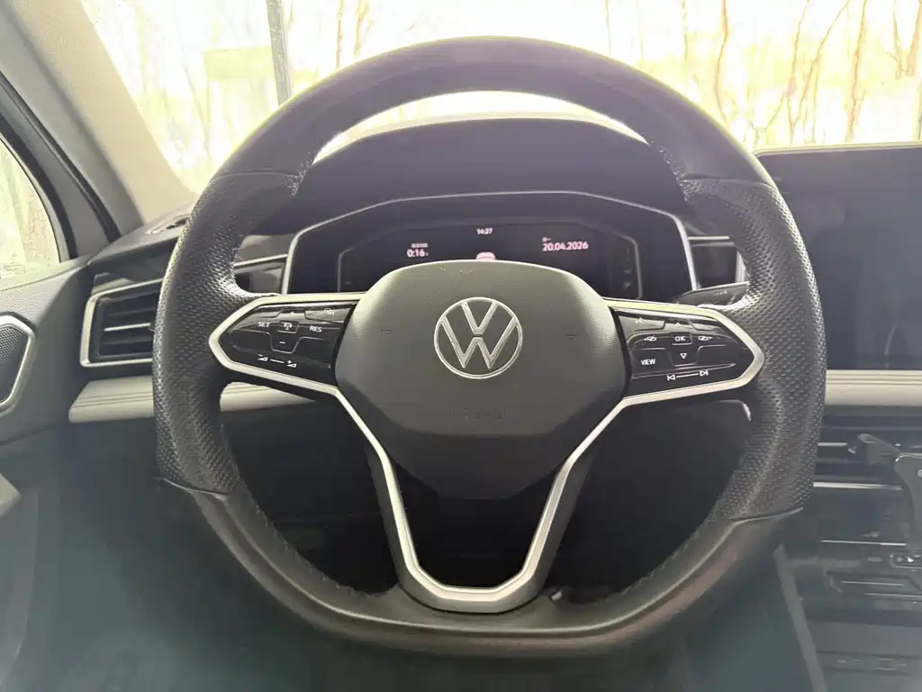 Volkswagen Tiguan L 2023 — фото 14