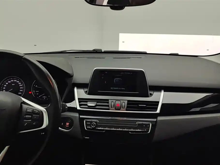 BMW 2 Series Active Tourer 2019 — фото 13