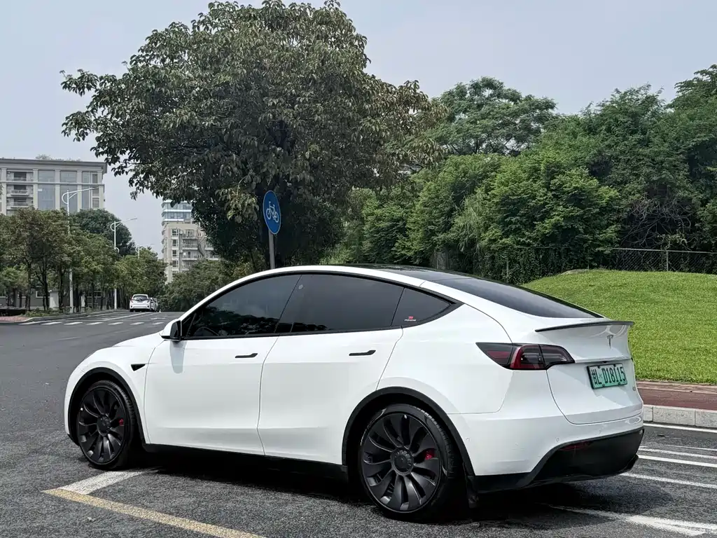 Tesla Model Y 2022 — фото 5