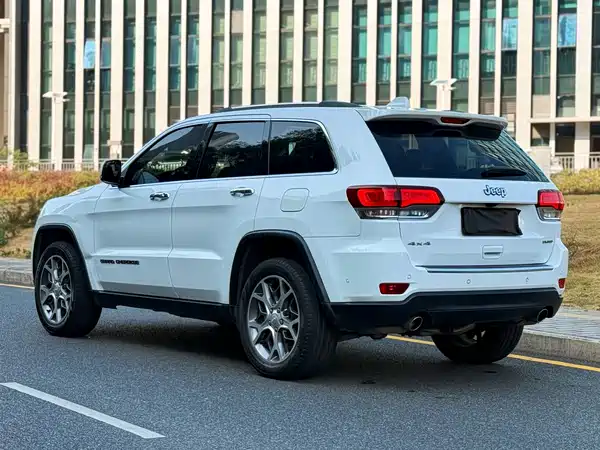Jeep Grand Cherokee 2021