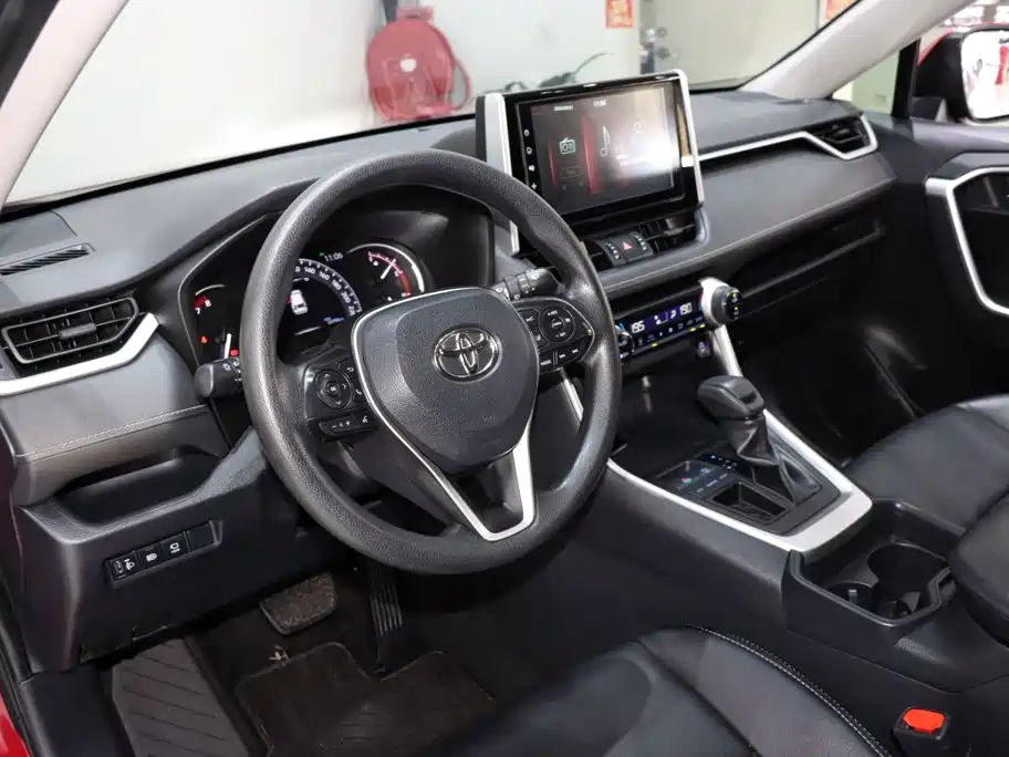 Toyota RAV4 2020 — фото 10
