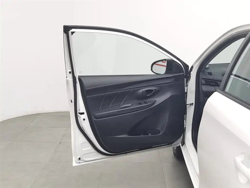 Toyota Vios 2018 — фото 8