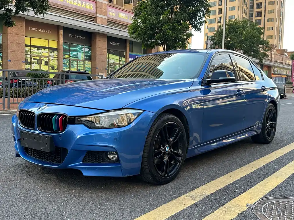 BMW 3 Series 2018 — фото 1
