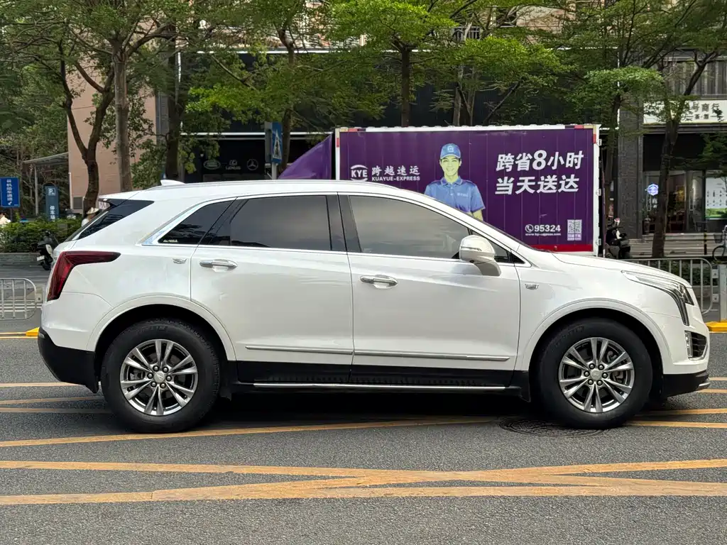 Cadillac XT5 2020 — фото 16
