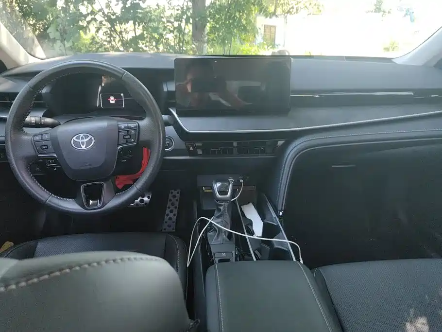 Toyota Camry 2025 — фото 12