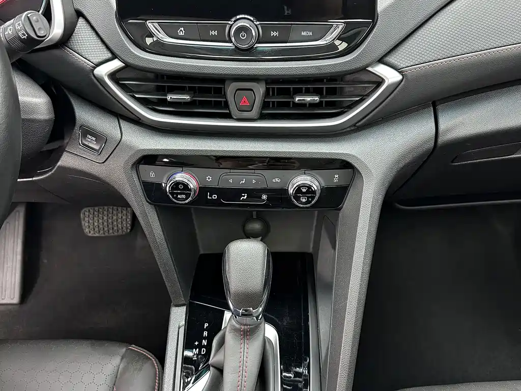 Chevrolet Orlando 2023 — фото 15