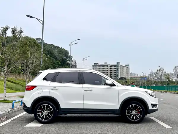 FAW Senya R7 2017