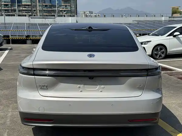 NIO ET7 2025