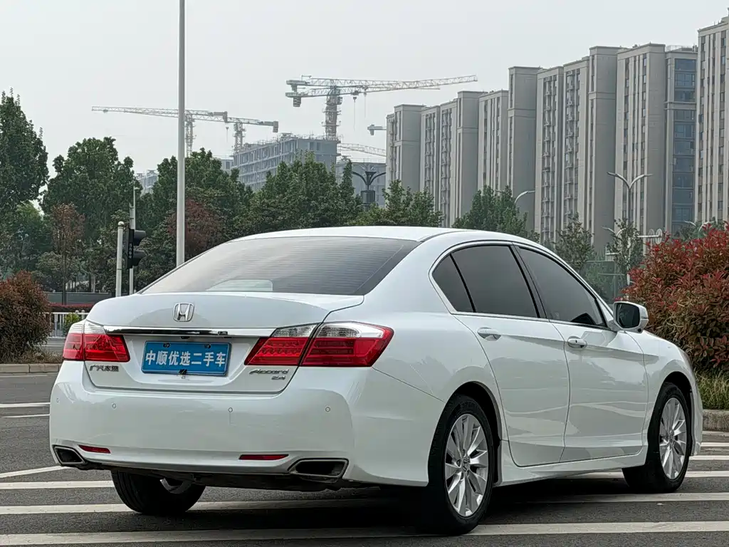 Honda Accord 2015 — фото 14