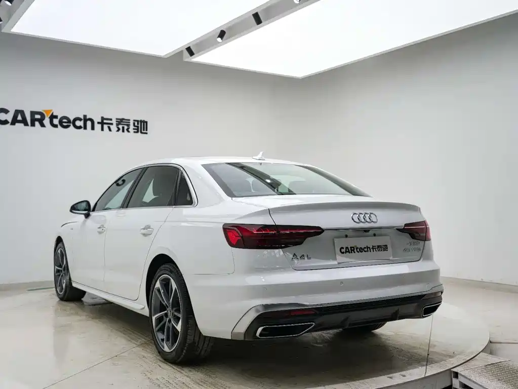 Audi A4L 2022 — фото 18