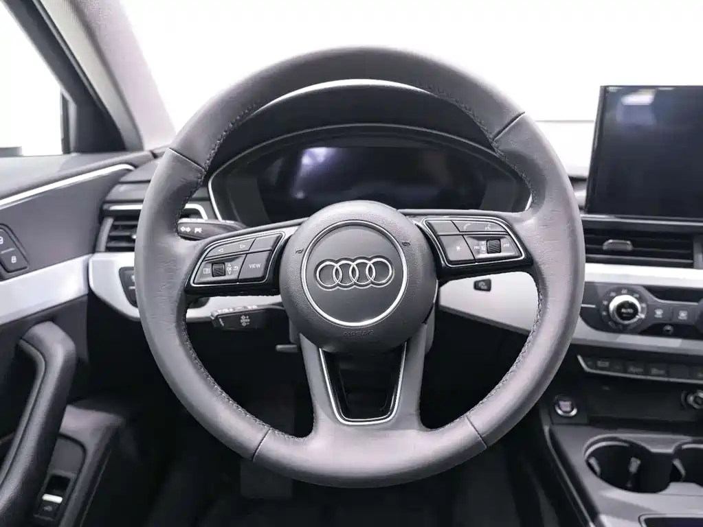 Audi A4L 2022 — фото 19
