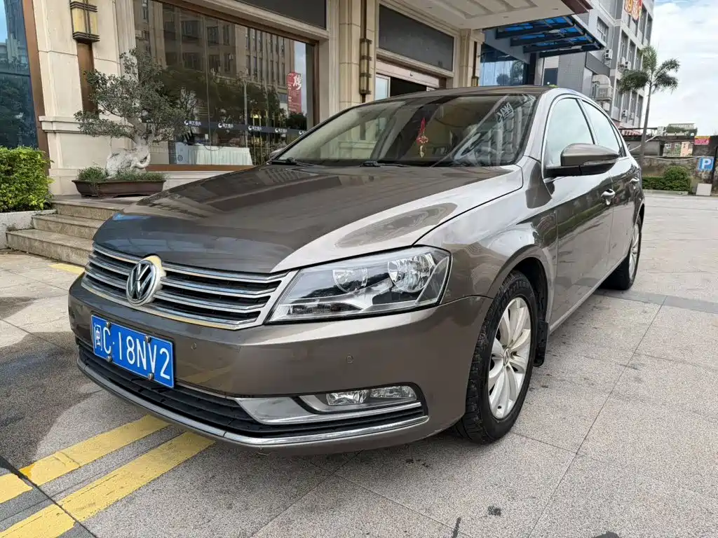 Volkswagen Magotan 2013