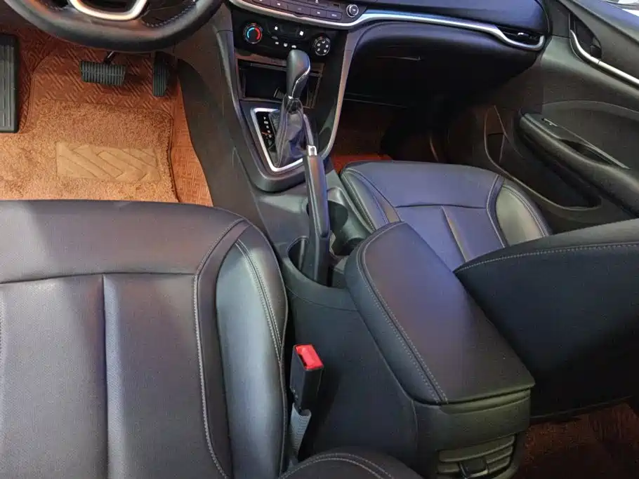 Buick Excelle 2020 — фото 16