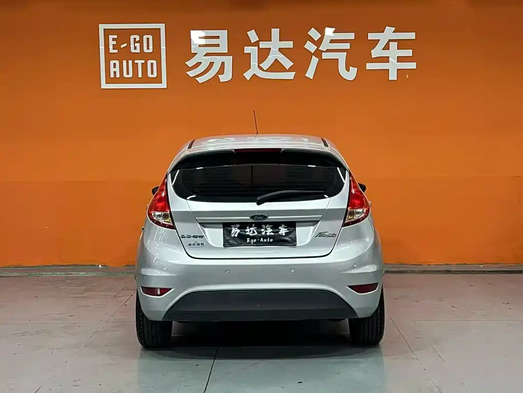 Ford Fiesta 2015 — фото 5