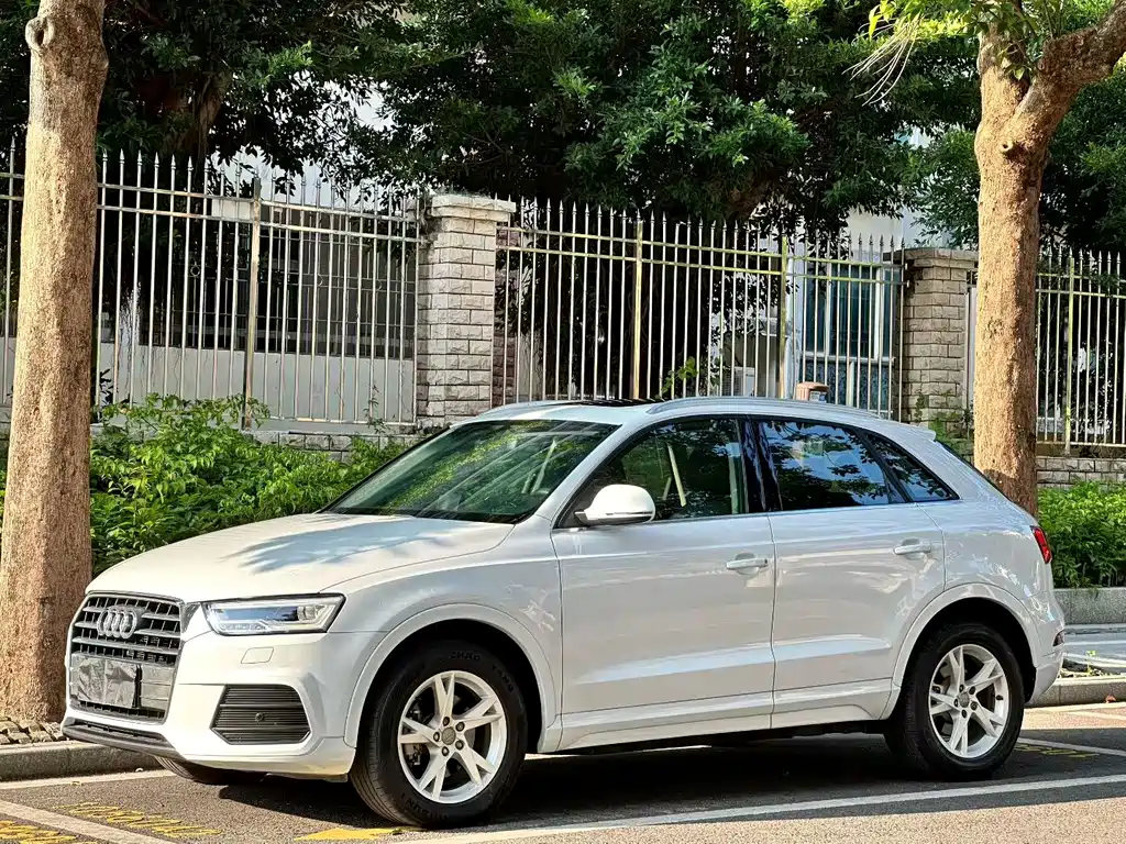 Audi Q3 2018 — фото 1