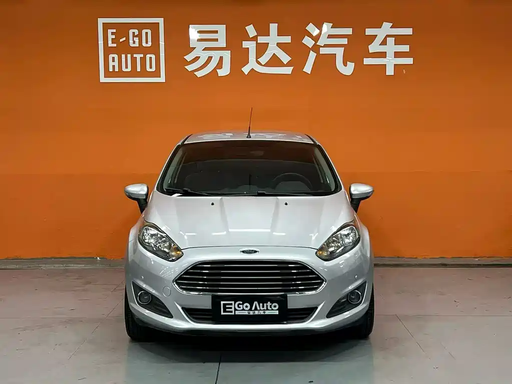 Ford Fiesta 2015 — фото 2