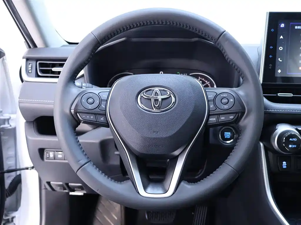 Toyota RAV4 2021 — фото 16