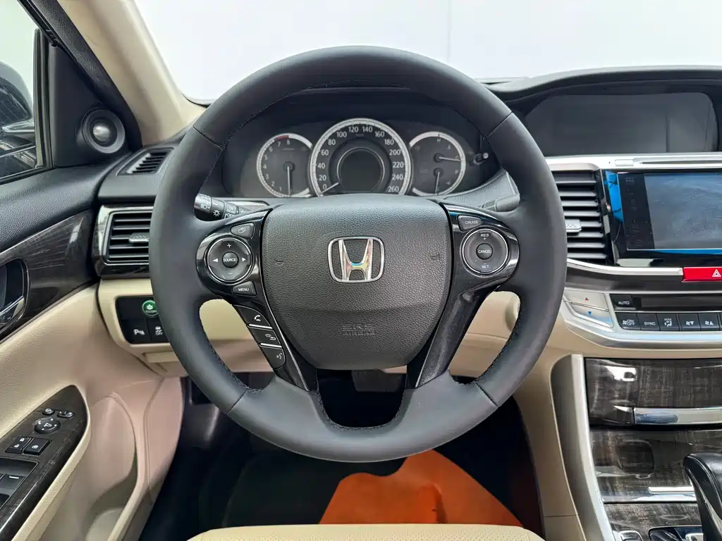 Honda Accord 2015 — фото 16