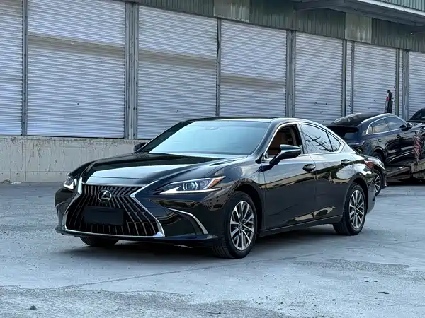 Lexus ES 2024