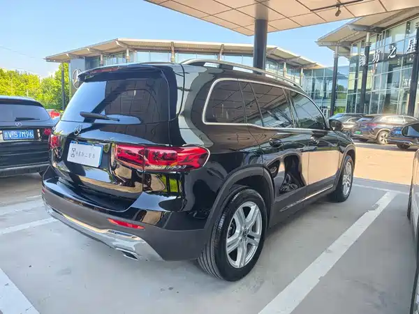 Mercedes-Benz GLB 2023
