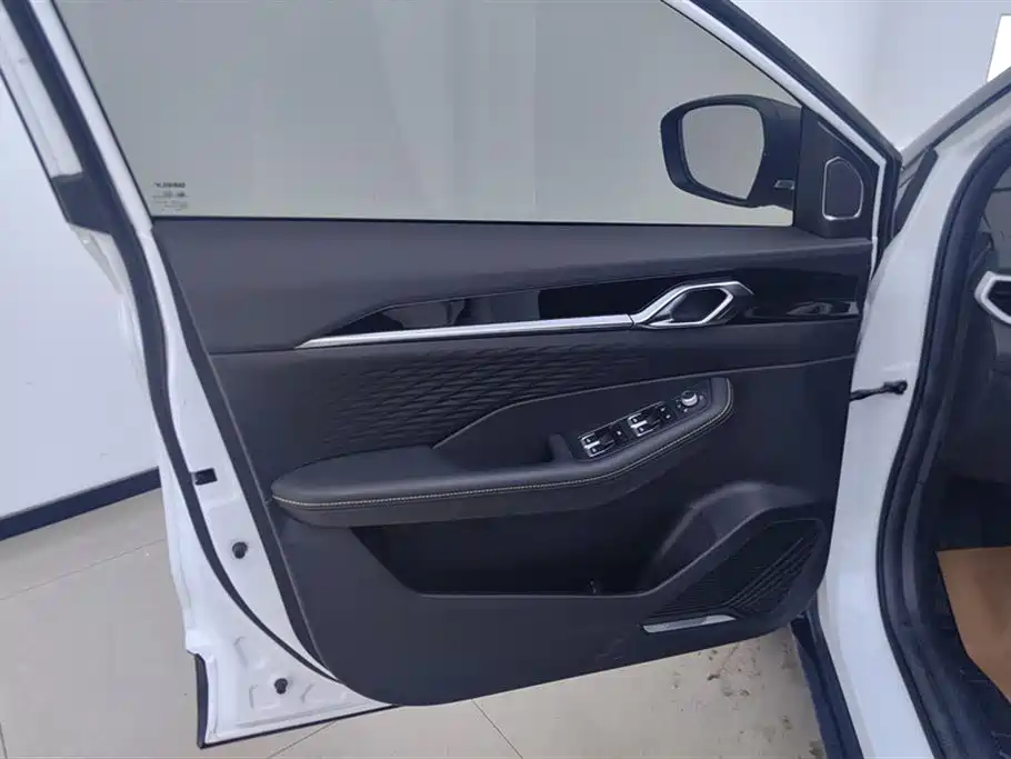 Geely Binyue 2025