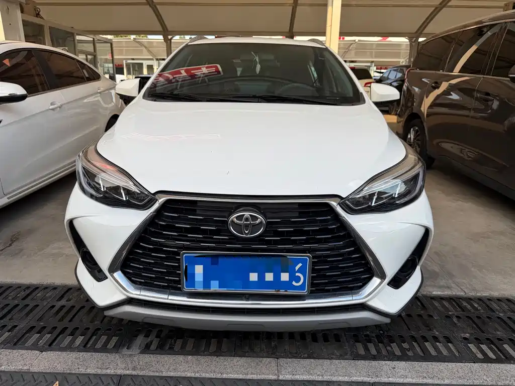 Toyota Yaris L 2023